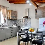 Irene Apartment *