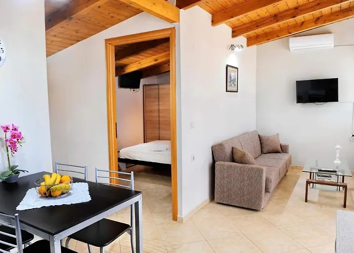 Irene Apartmán Vlikhón